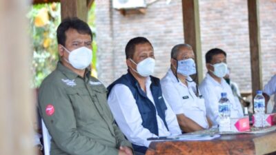 Pagelaran Kreasi Priangan Timur di Pantai Karapyak