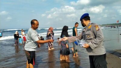 Jaga Kondusifitas, Satuan Pol Air Lakukan Tugas Rutin di Pantai Pangandaran