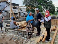 Ketua DPRD Pangandaran Asep Noordin Serahkan Bantuan kepada Korban Kebakaran