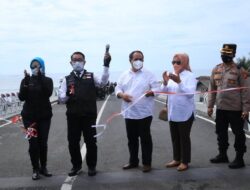 Gubernur Jabar Ridwan Kamil Resmikan Jembatan Merah Cikidang Pangandaran