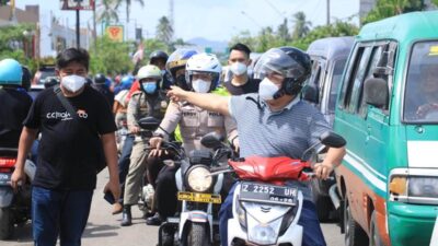 Pengunjung Wisata ke Pantai Pangandaran Membludak, Kendaraan Dapat Diurai