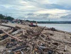 Sampah Kiriman Masih jadi PR untuk Wisata Pantai di Pangandaran