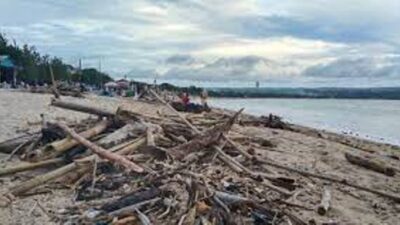 Sampah Kiriman Masih jadi PR untuk Wisata Pantai di Pangandaran