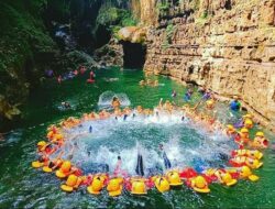 Berwisata ke Gua di Green Canyon Pangandaran Sangat Mengasyikan