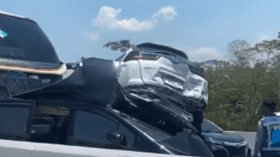 6 Kendaraan Tabrakan Beruntun di Tol Semarang - Solo