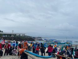 Peringati HUT ke 73, Polairud Pangandaran Lakukan Bersih-Bersih Pantai dan Tanam Bibit Mangrove