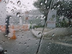 Prakiraan Cuaca DKI Jakarta Hari Minggu 26 November 2023: Hujan Ringan dan Cuaca Berawan