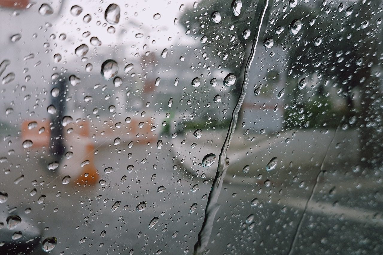 Prakiraan Cuaca DKI Jakarta Hari Minggu 26 November 2023: Hujan Ringan dan Cuaca Berawan