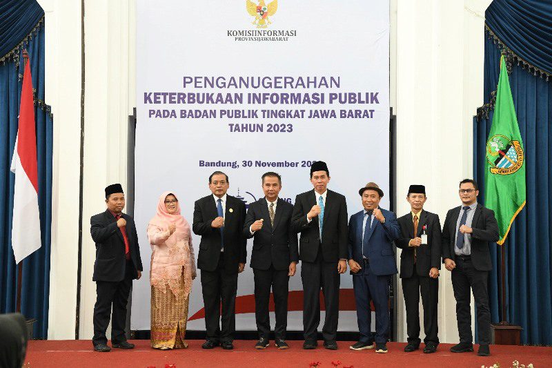 Pj Gubernur Jawa Barat Bey Machmudin, Menegaskan Pentingnya Keterbukaan Informasi