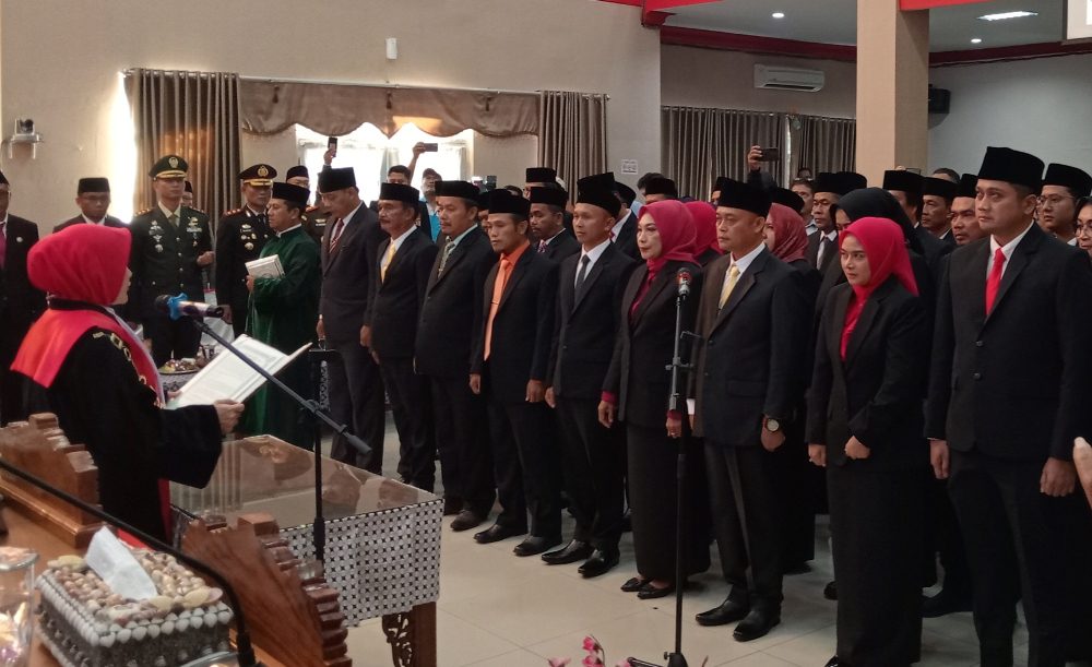 40 Anggota DPRD Kab Pangandaran Dilantik