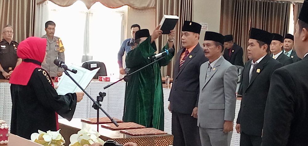 Tiga Pimpinan DPRD Kabupaten Pangandaran Dilantik