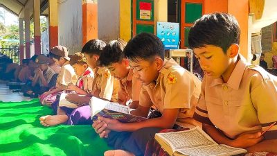 Pelajar di Pangandaran Laksanakan Sholat Dhuha Program Karakter Melesat Terbukti Efektif di Pangandaran