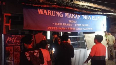 Kapolsek Pangandaran Sigap Tangani Kebakaran Warung Nasi di Pasar Pananjung
