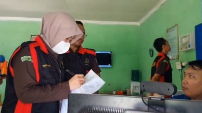 Kejari Ciamis Geledah Gudang PT Pupuk Indonesia, Usut Dugaan Korupsi Pupuk Bersubsidi 2 Kejari Ciamis Geledah Gudang PT Pupuk Indonesia, Usut Dugaan Korupsi Pupuk Bersubsidi