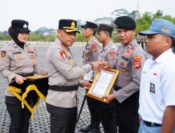 Bantu Ungkap Kasus, Dua Pelajar dan Anggota Terima Penghargaan dari Kapolres Pangandaran