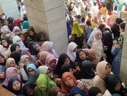 Pembagian Takjil dan Al-Qur’an di Pangandaran Diserbu Ribuan Warga