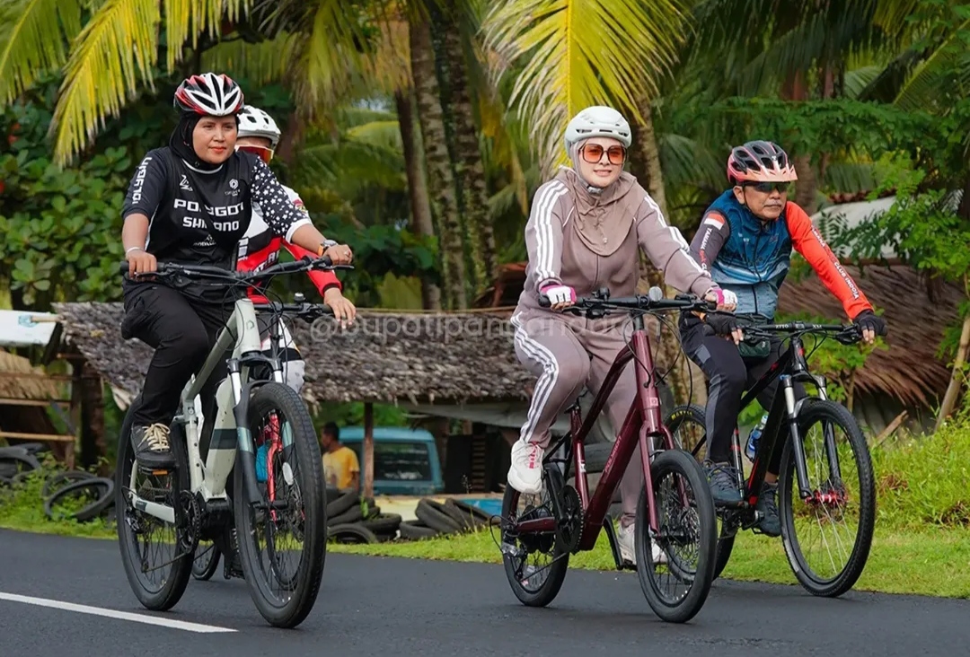 Bupati Citra Pitriyami Pimpin Gowes ASN Dukung Pangandaran Bersih dan Hemat BBM