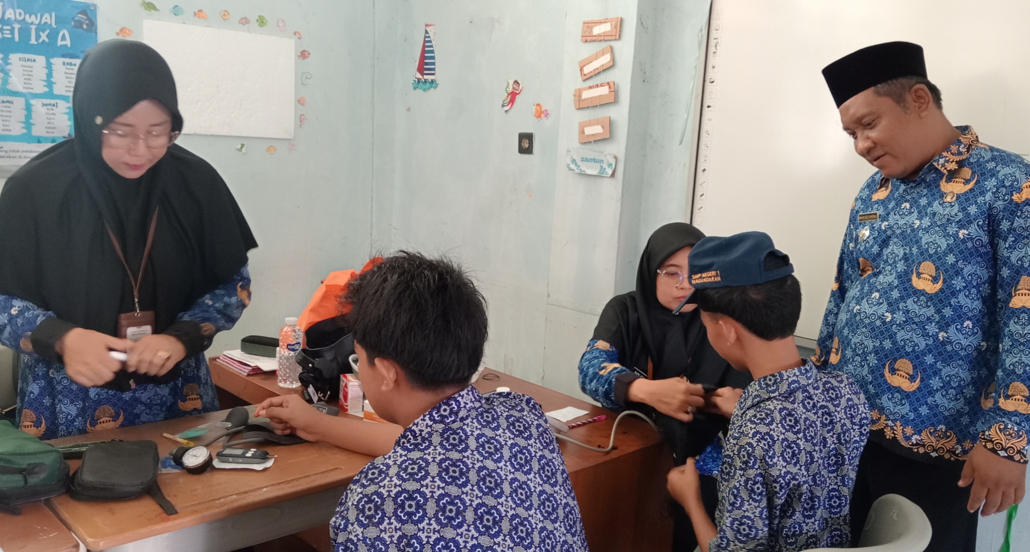 Pelajar di Pangandaran Jalani Cek Kesehatan Gratis